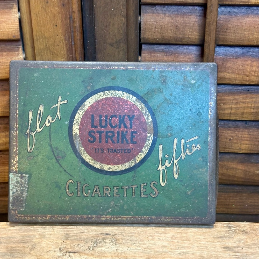 Lucky Strike Flat Fifties Vintage 1930'S Collectible Cigarette Tin Made In USA